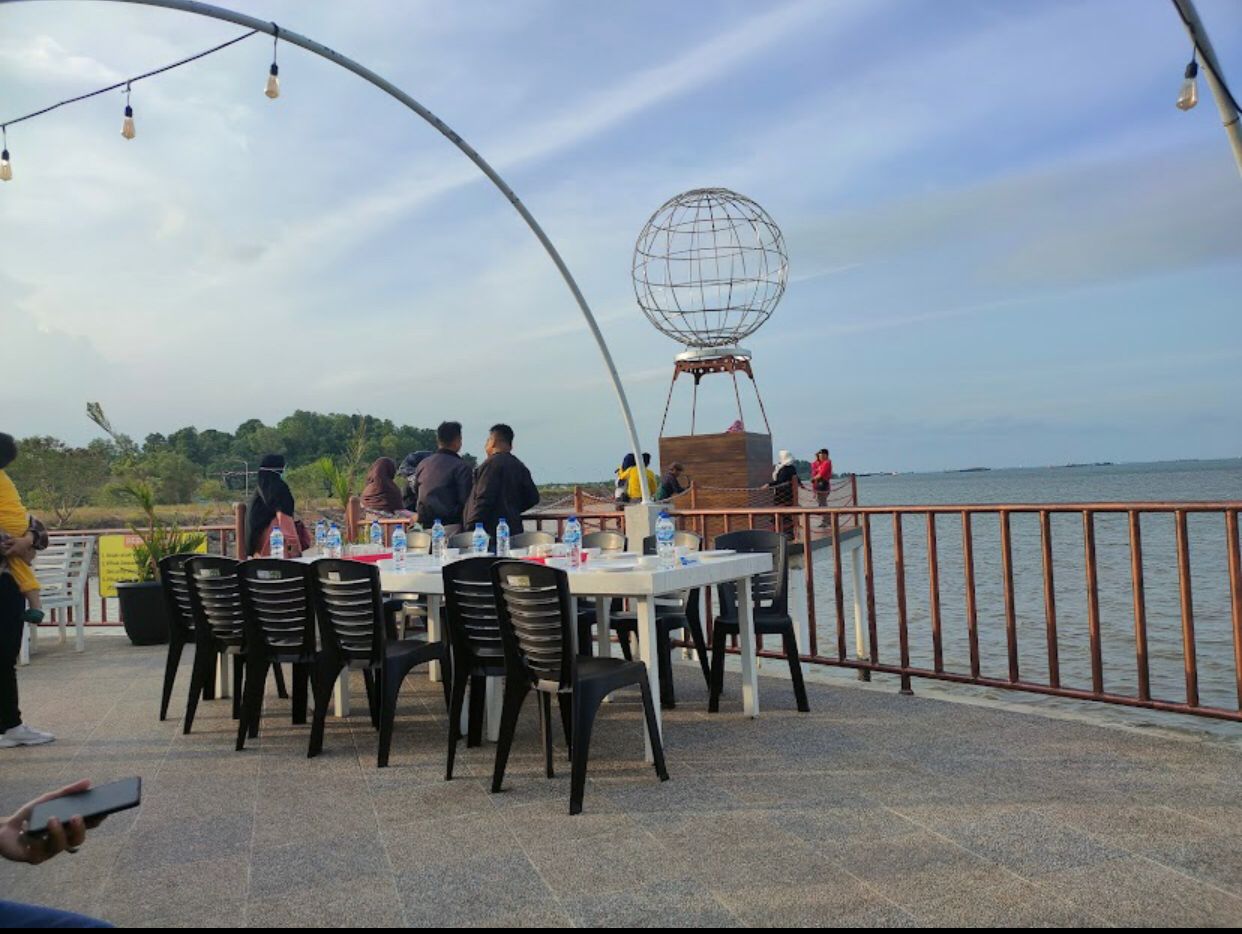 Kelong BABA Seafood Restaurant by Shangrila Tj. Pinang